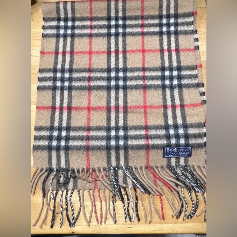 Vintage Burberry’s Cashmere Scarf in Archive Beige